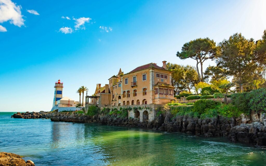 Kust en vuurtoren bij Cascais