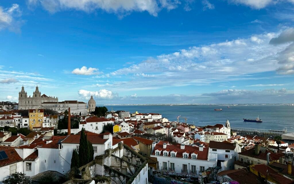 Uitzicht over Lissabon en de Taag